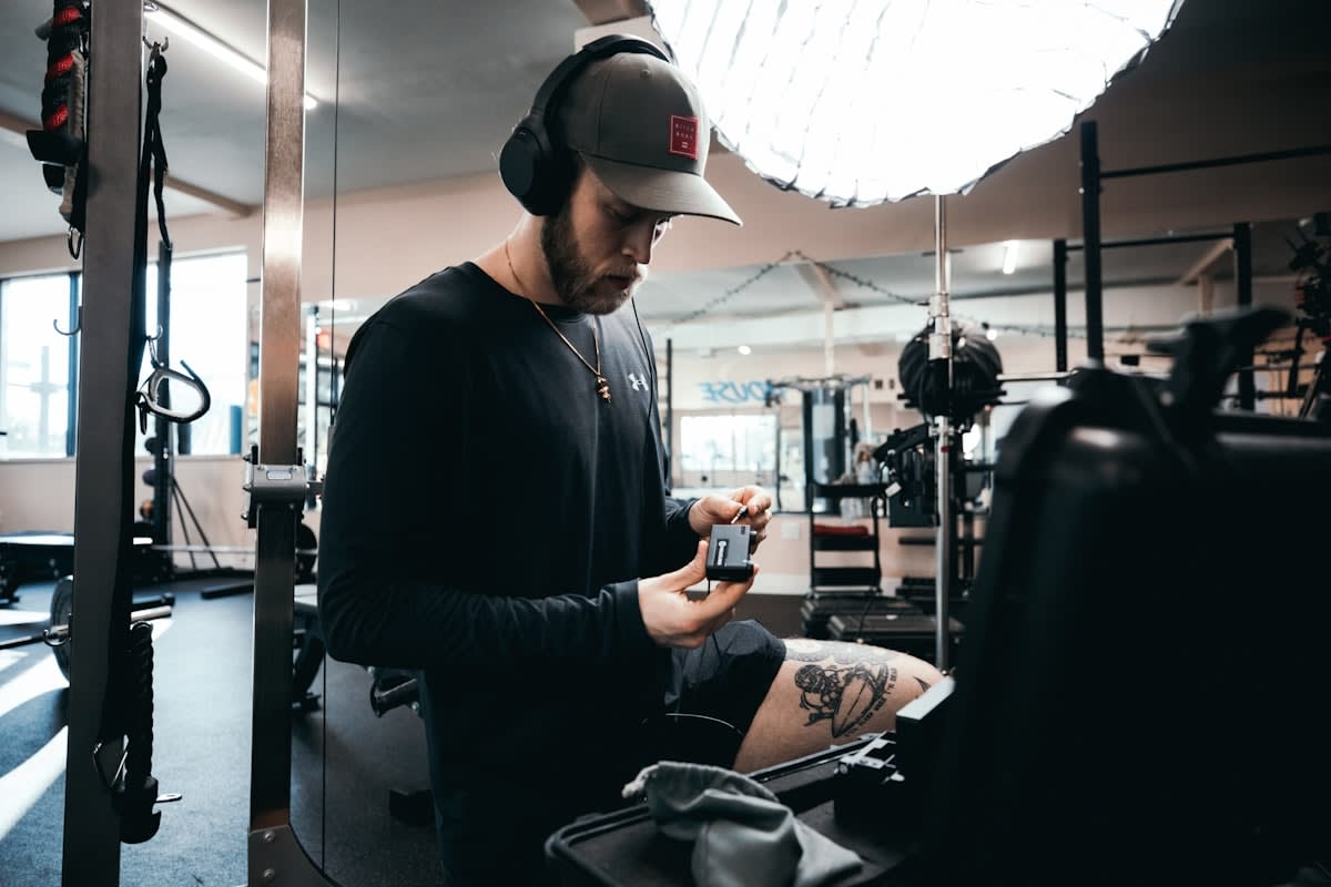 Professional athlete wearing neuro-tracking headset during training