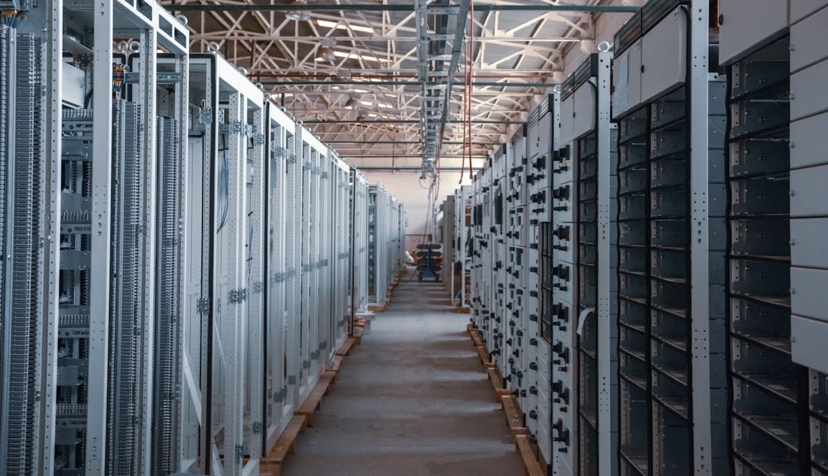 Industrial data center power grid