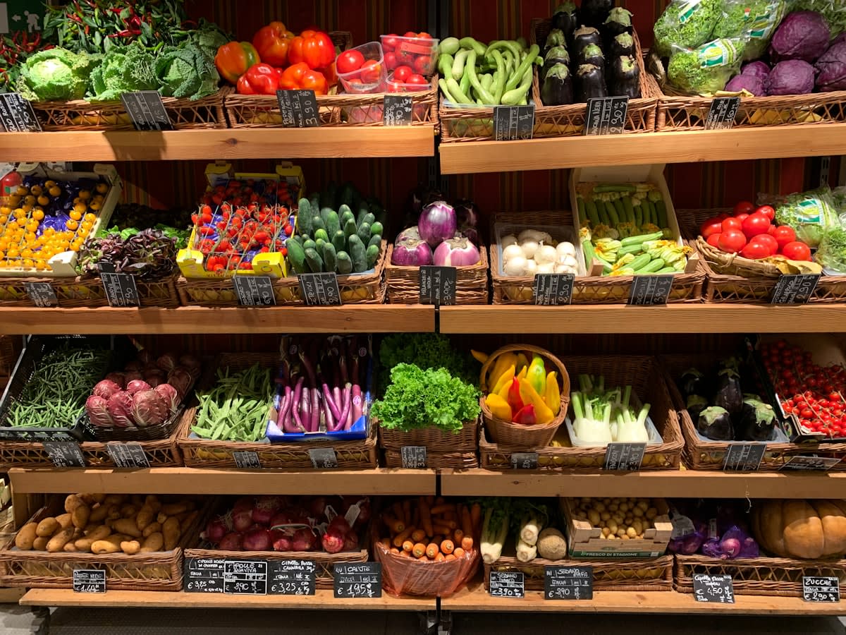 Fresh organic vegetables and proteins in a modern grocery store