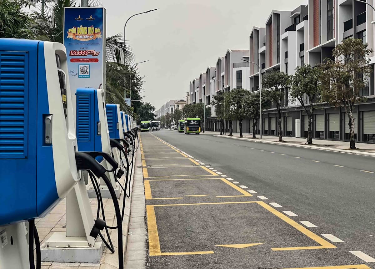 bidirectional charging station in a modern city