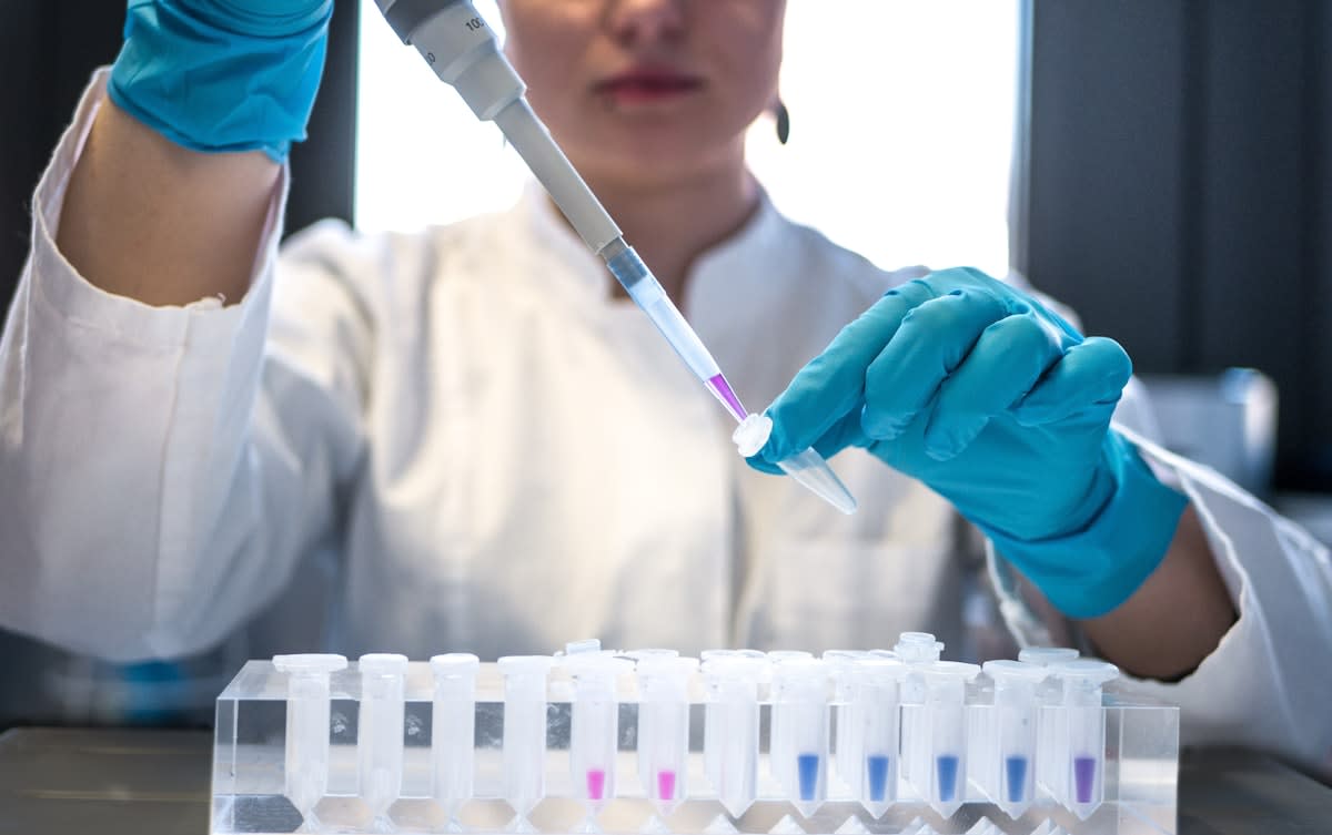 high tech laboratory dna sequencing