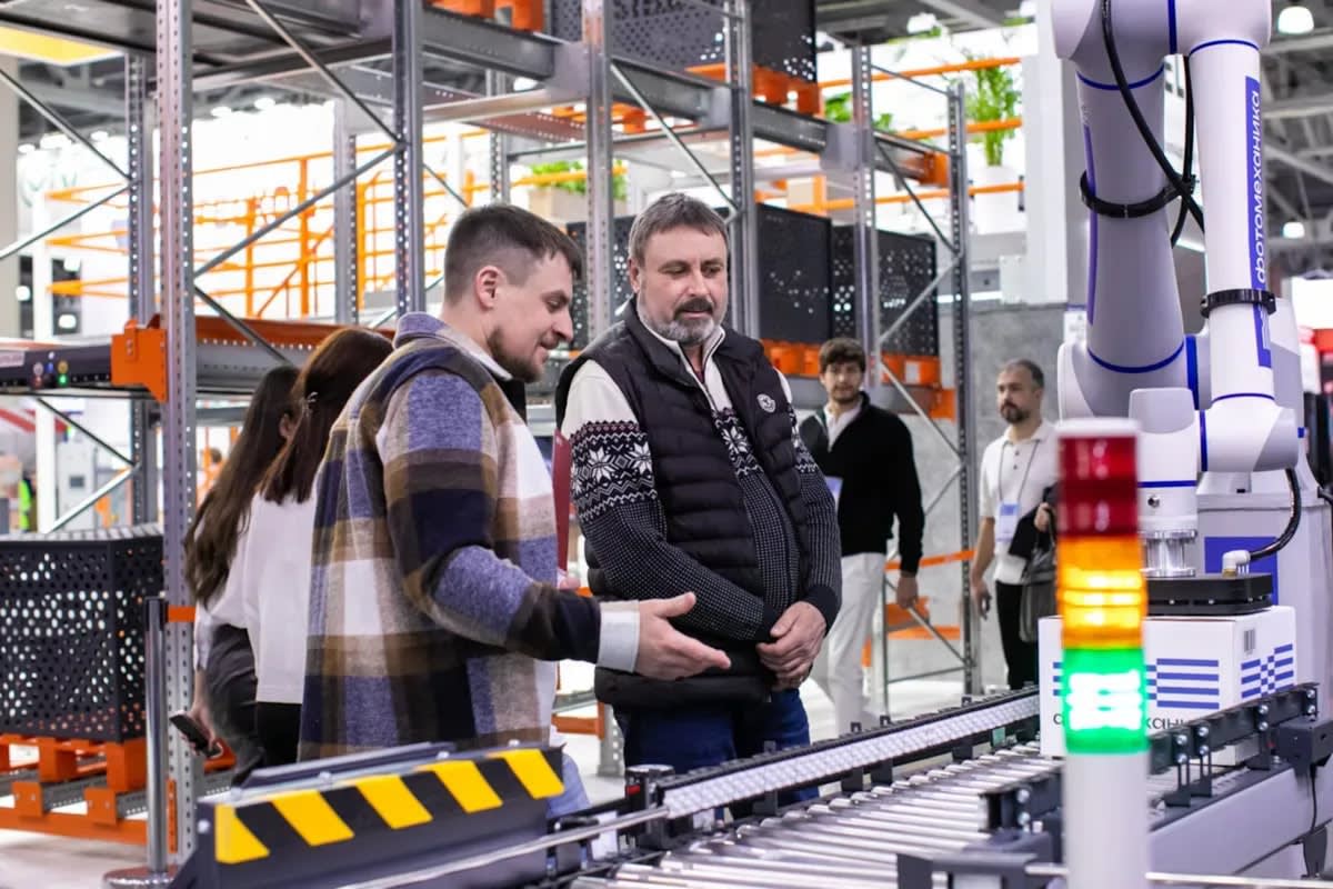 modern automated logistics warehouse