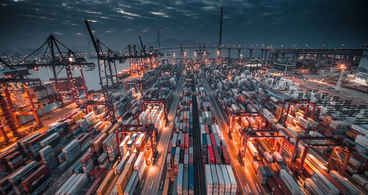 Digital twin visualization of a supply chain