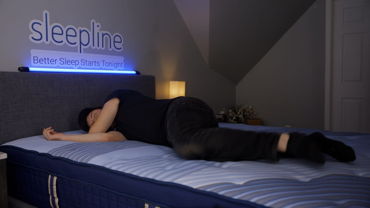 Side sleeping position for brain health