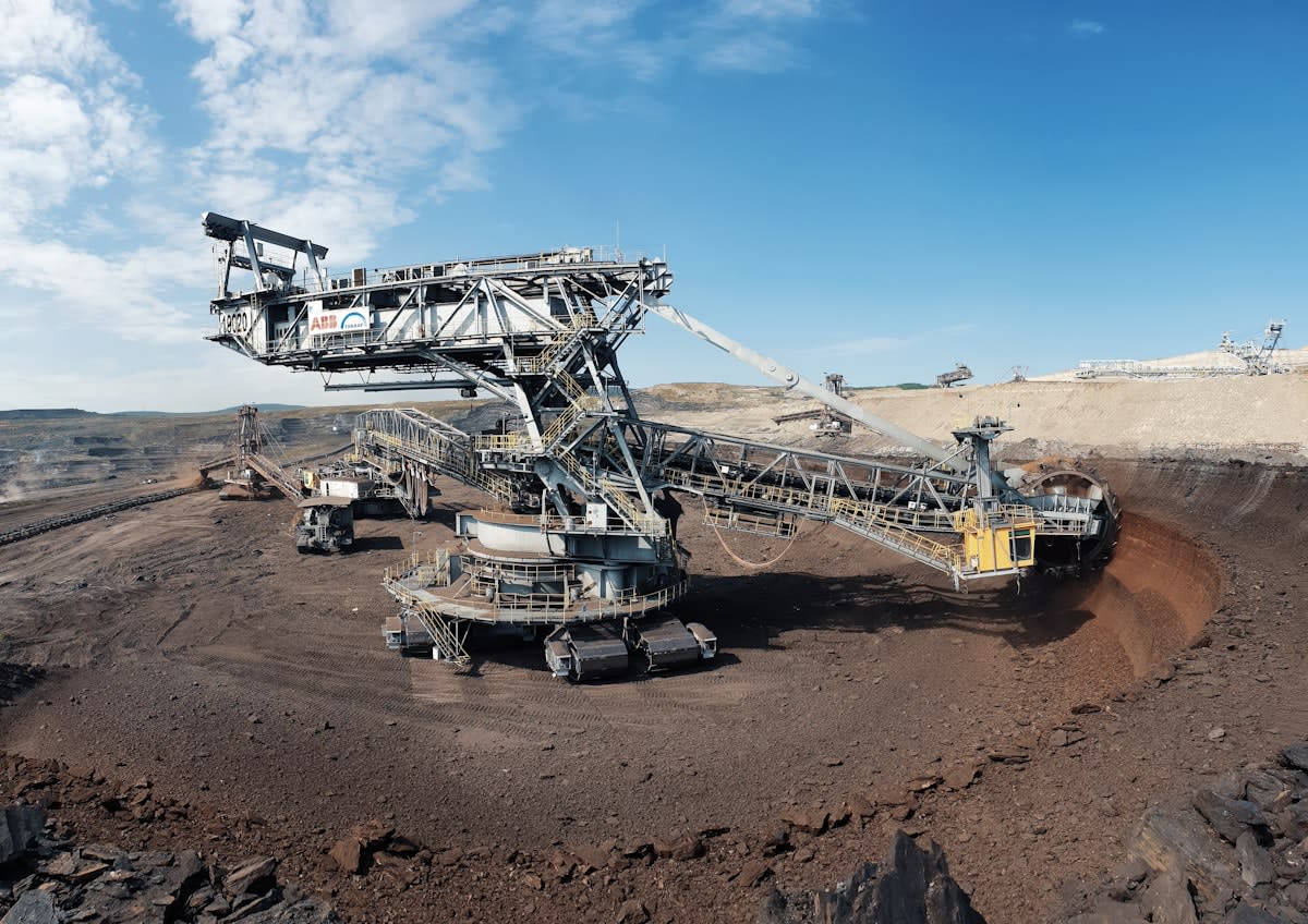 Industrial mineral processing plant