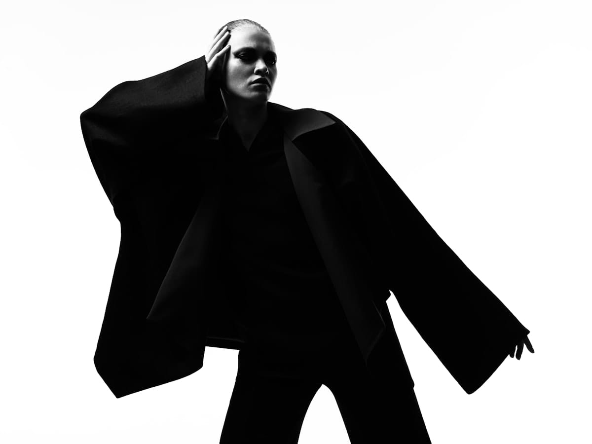 Avant-garde distorted fashion design