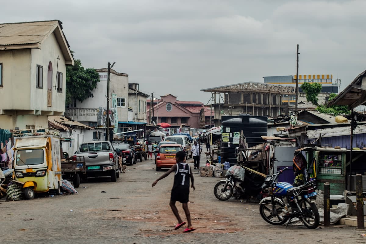 Smartphone usage in an African marketplace