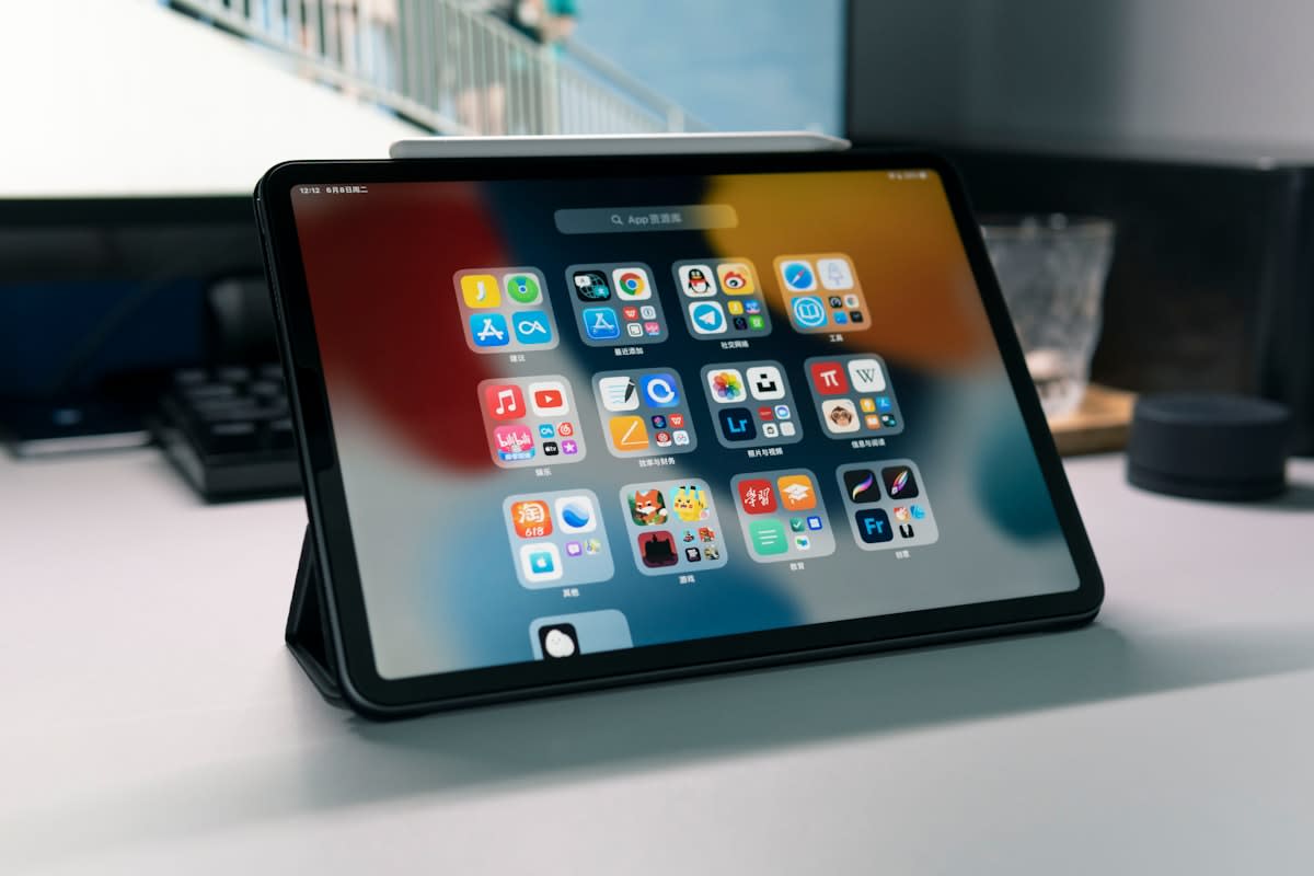 Clean digital tablet with minimal apps