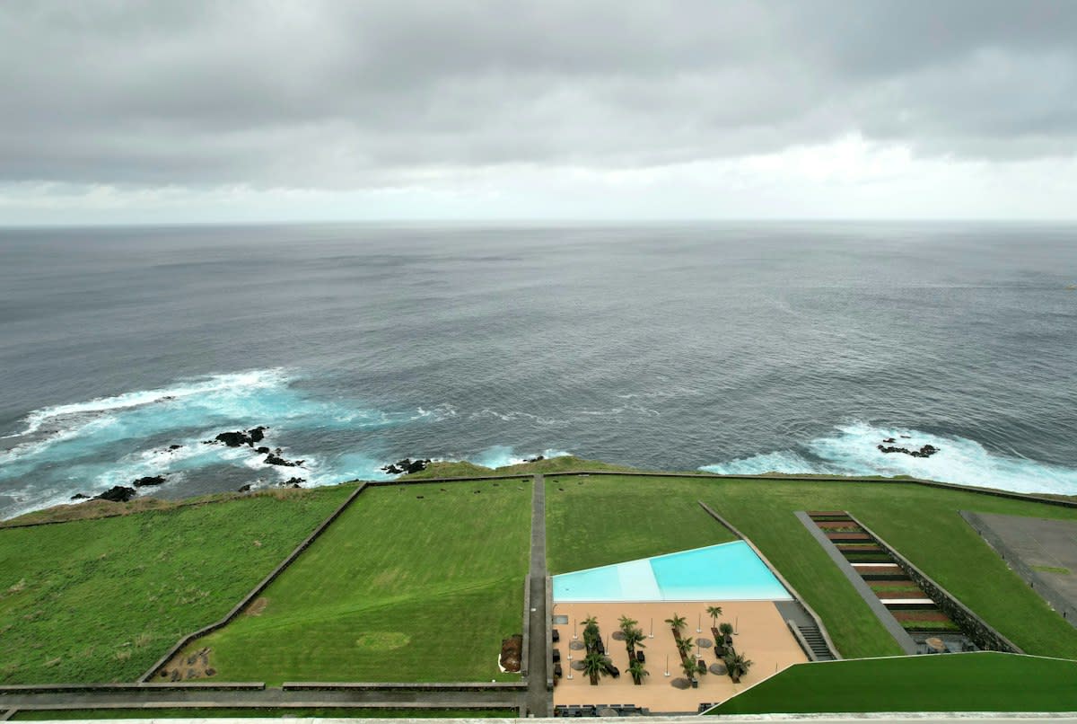 High tech data center architecture in a tropical coastal setting