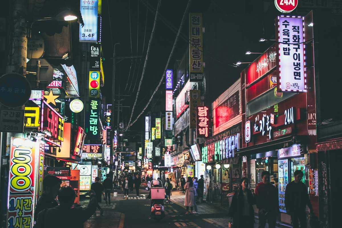 Neon lights of Seoul street at night