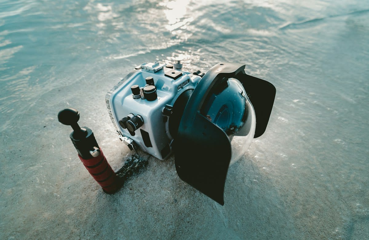 Underwater sensor deployment gear