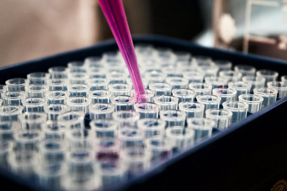 Laboratory equipment and test tubes
