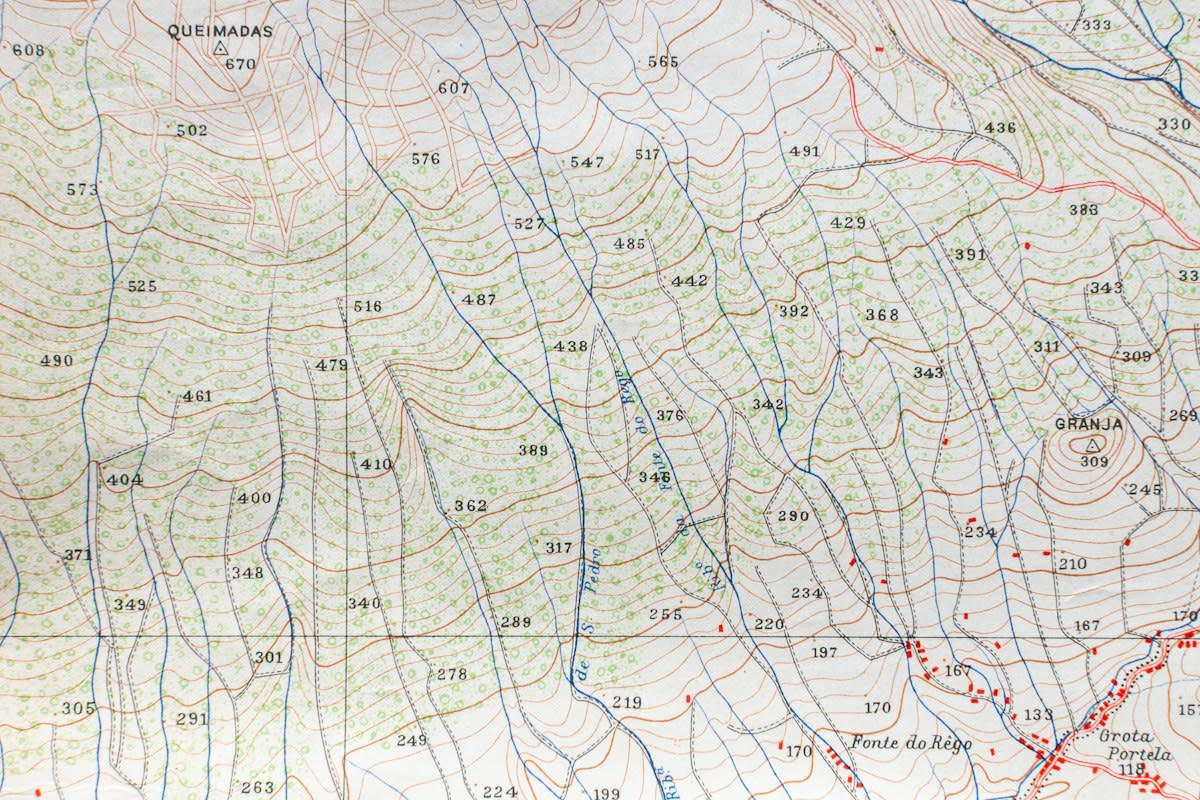 Topographic map with indigenous boundary overlays