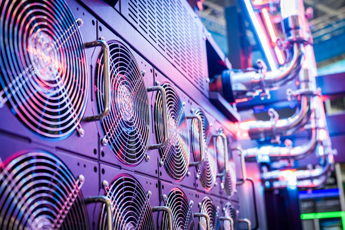 Industrial cooling towers for data centers