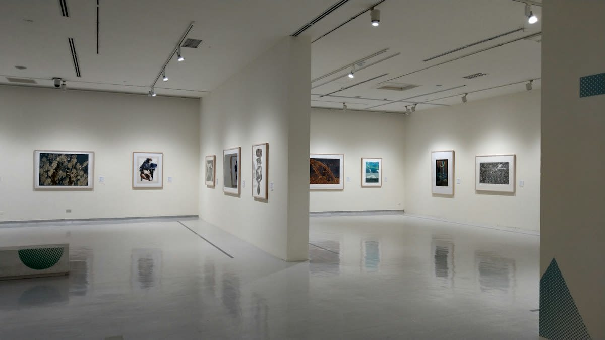 Close up of art gallery lighting