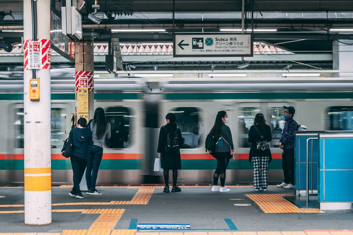 Crowded Tokyo subway