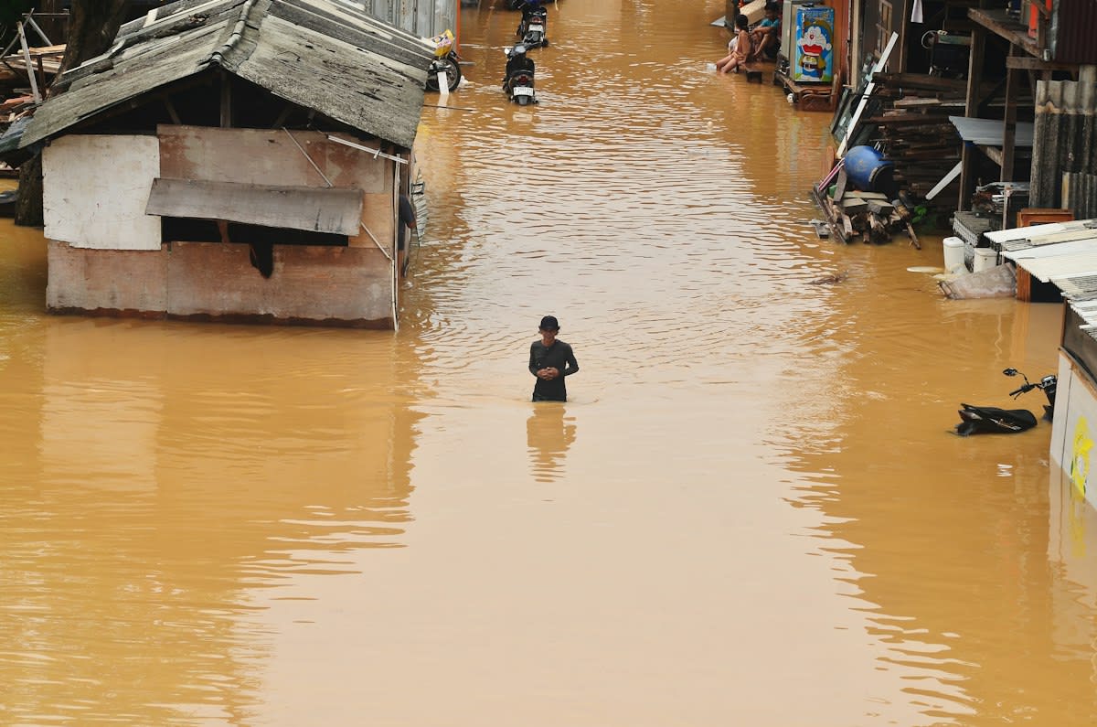 Jakarta flood slums