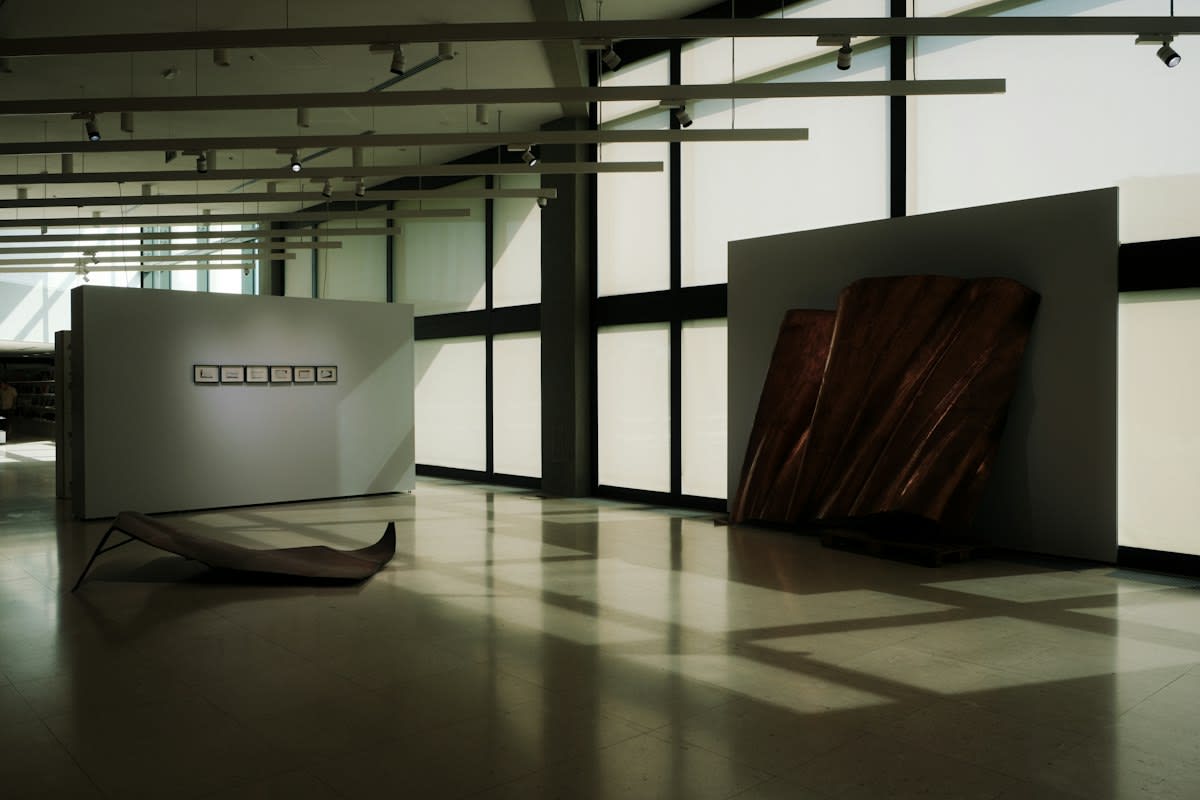Digital art display in a modern gallery