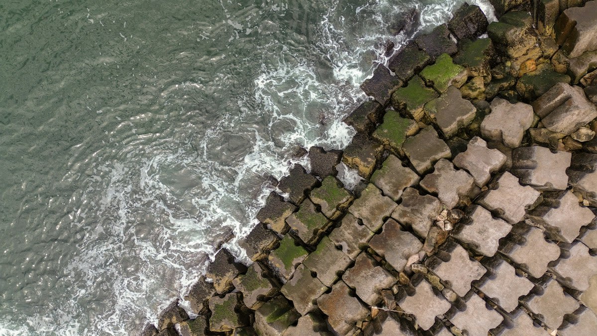 interlocking concrete blocks ocean