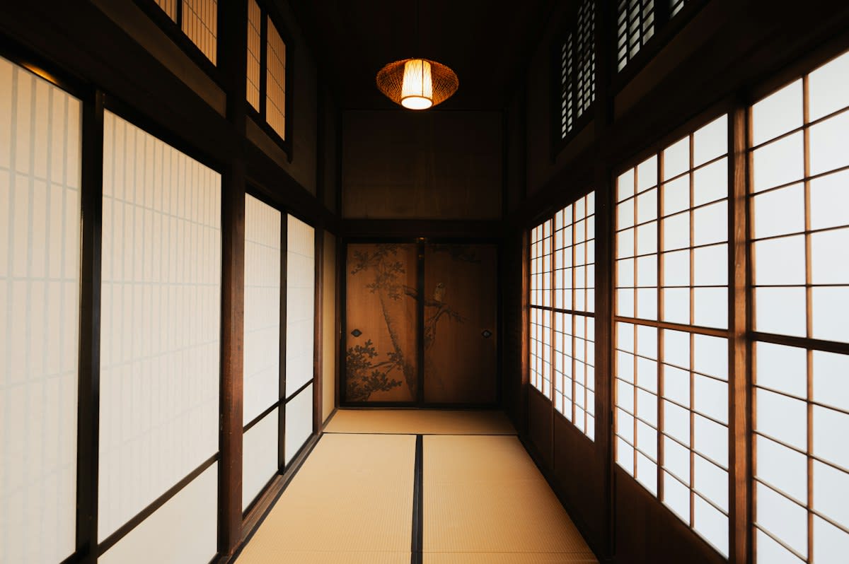 minimalist japanese lighting design