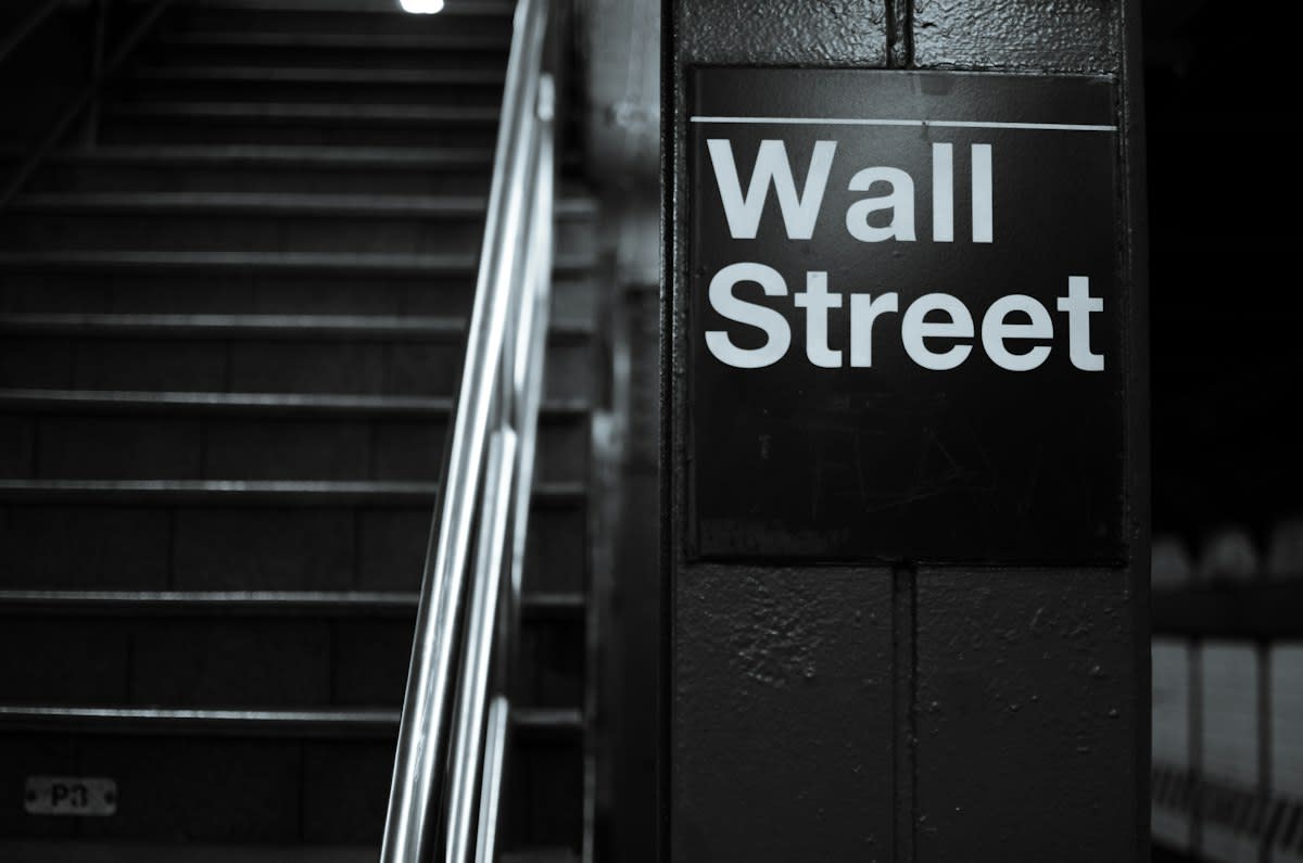 Wall Street trading floor chaos