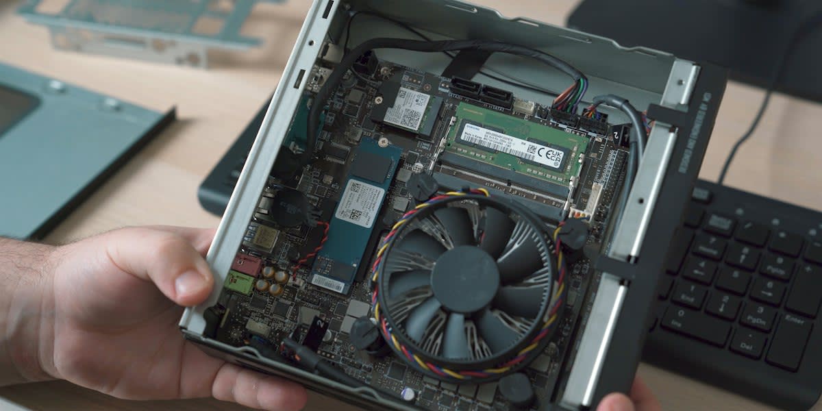 server rack vs mini pc