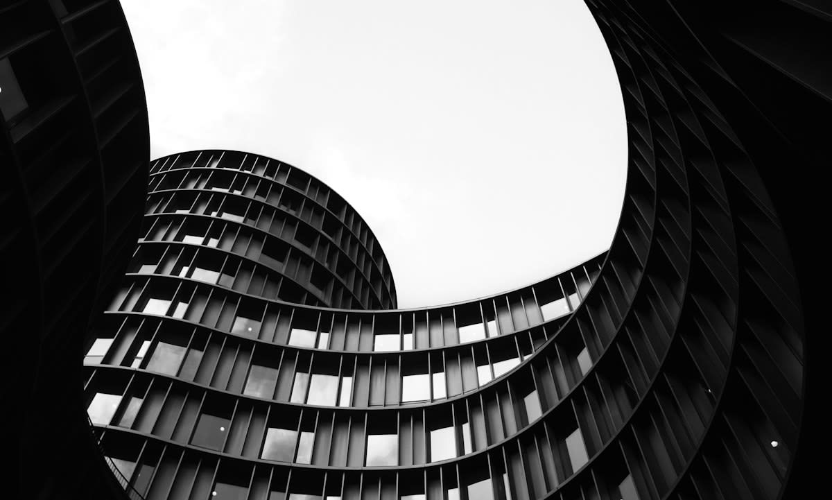 Urban architecture and digital screens