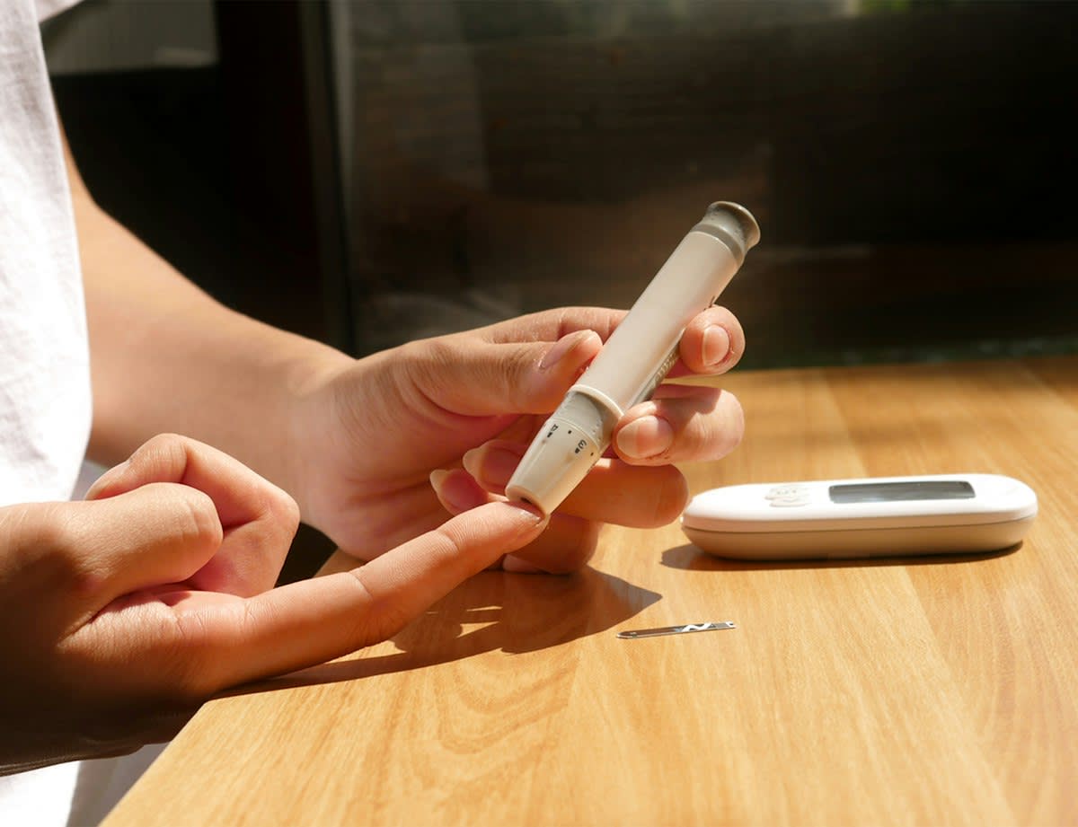 blood glucose monitor screen