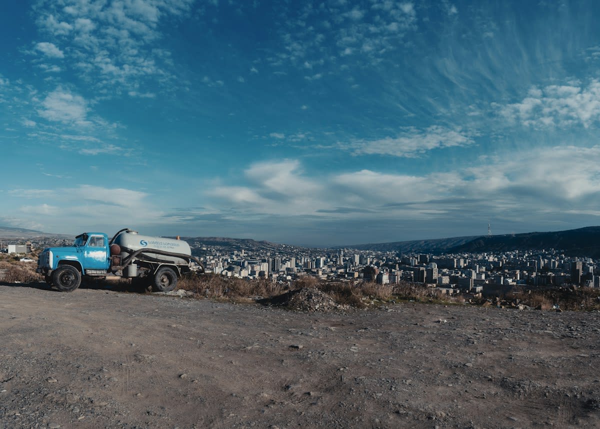 borewell drilling equipment in urban area