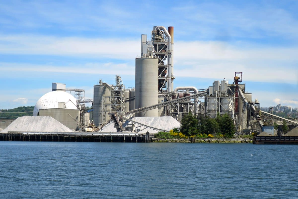 Industrial cement plant