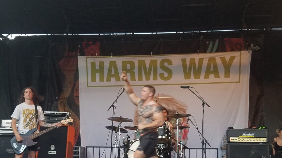 Harm's Way performing live — the Chicago metallic hardcore band that Bo Lueders helped found in 2006
