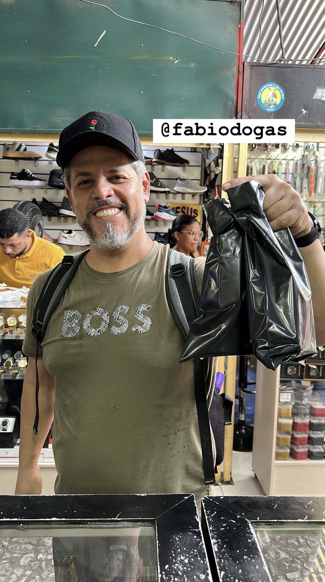 Cliente da Rafa Relógios com seu relógio