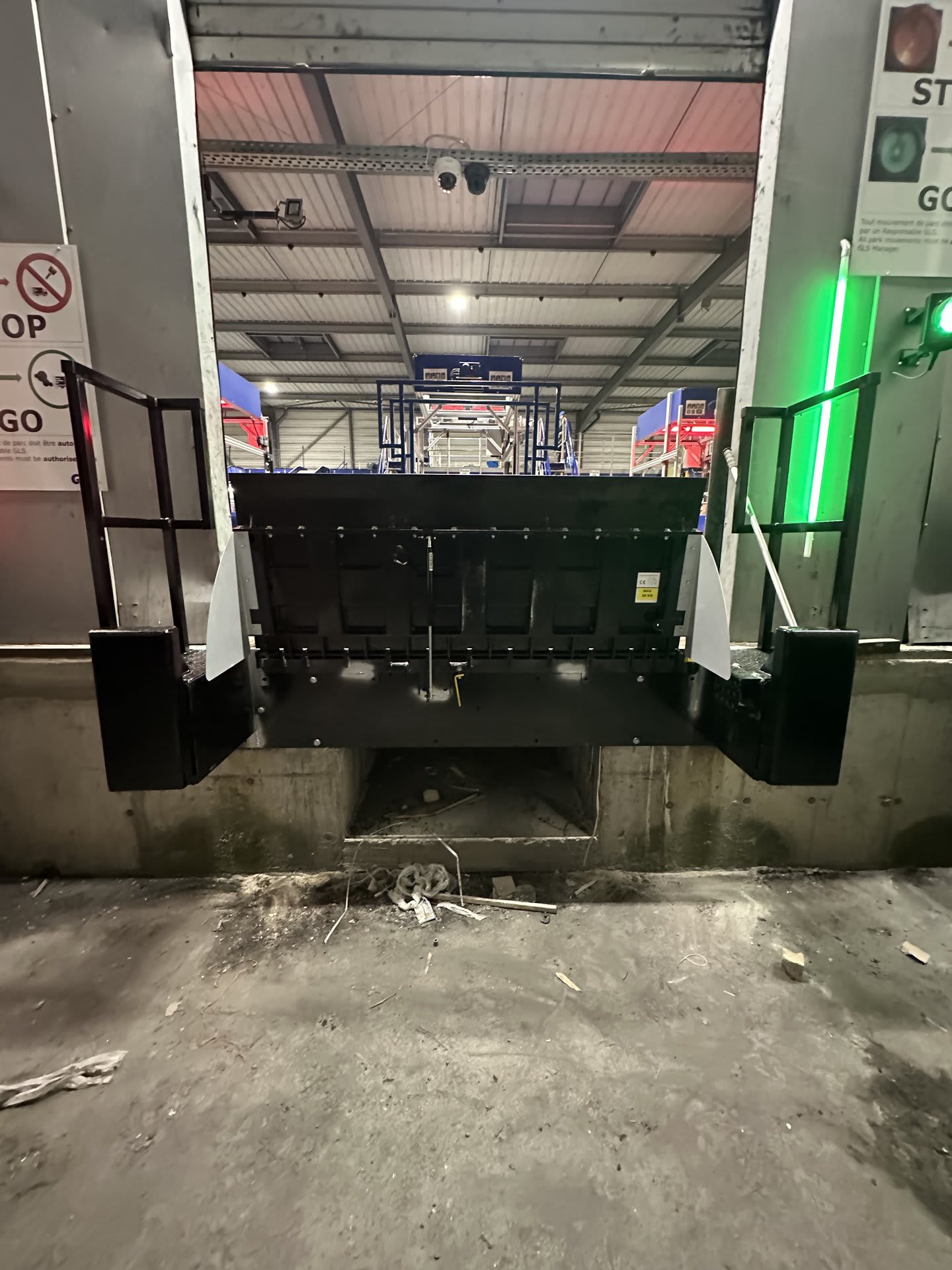 Chassis acier type 815 et pont acier sur condamnation de quai fosse