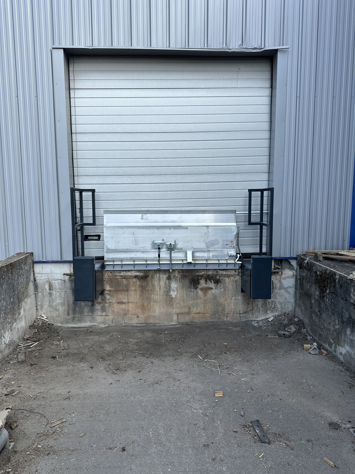 Pont aluminium 820 + Chassis complet butoirs, projection et garde corps