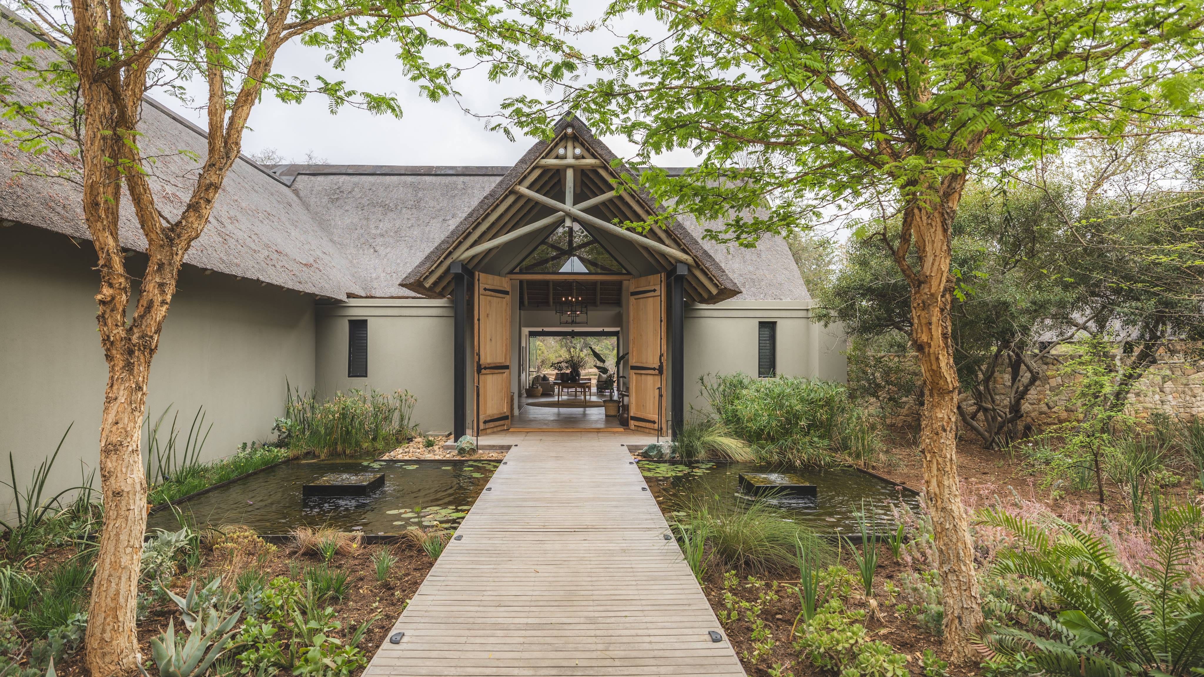 Monwana Game Lodge Entrance