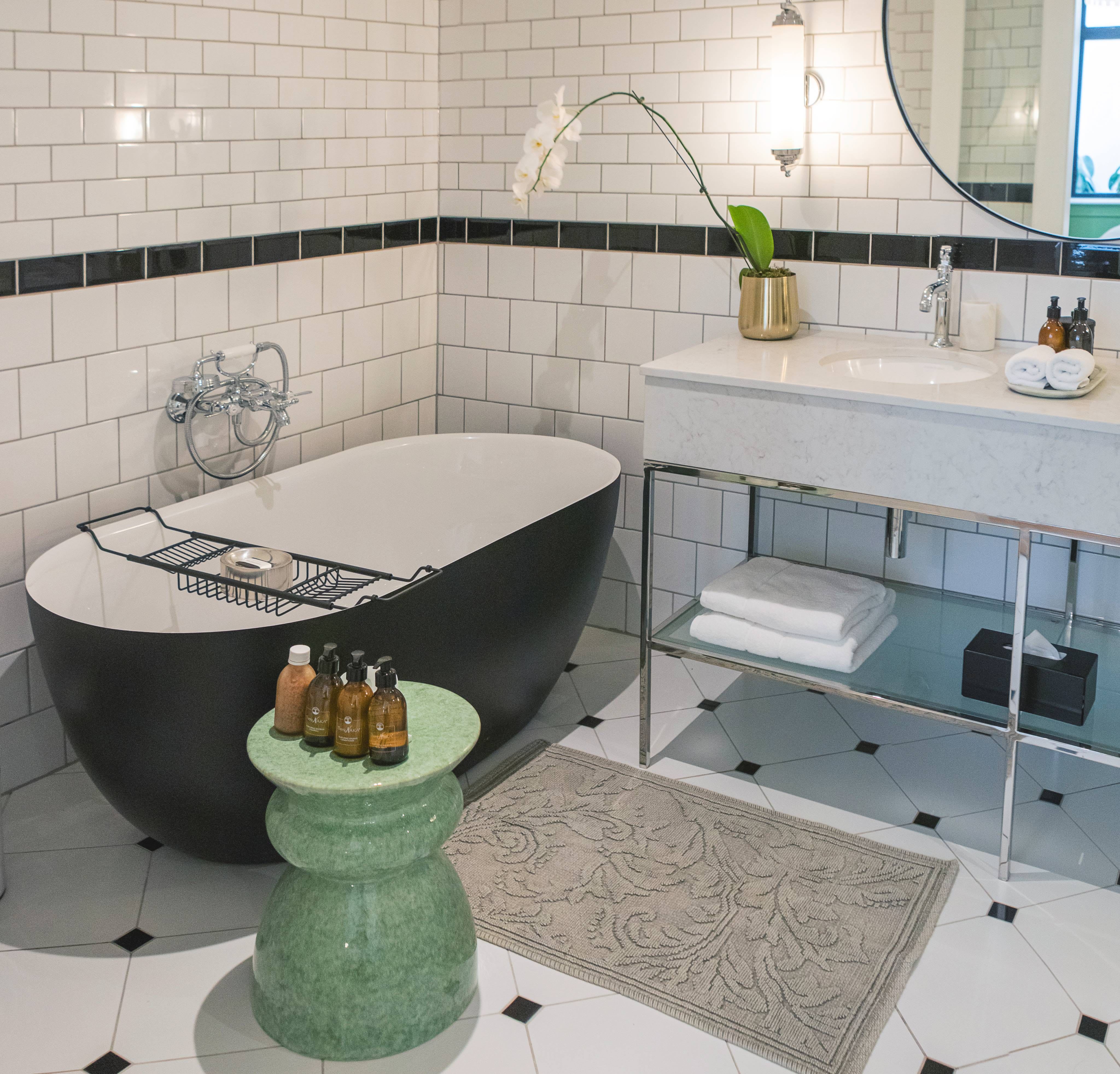 Cape Cadogan Family Stable Suite Bathroom