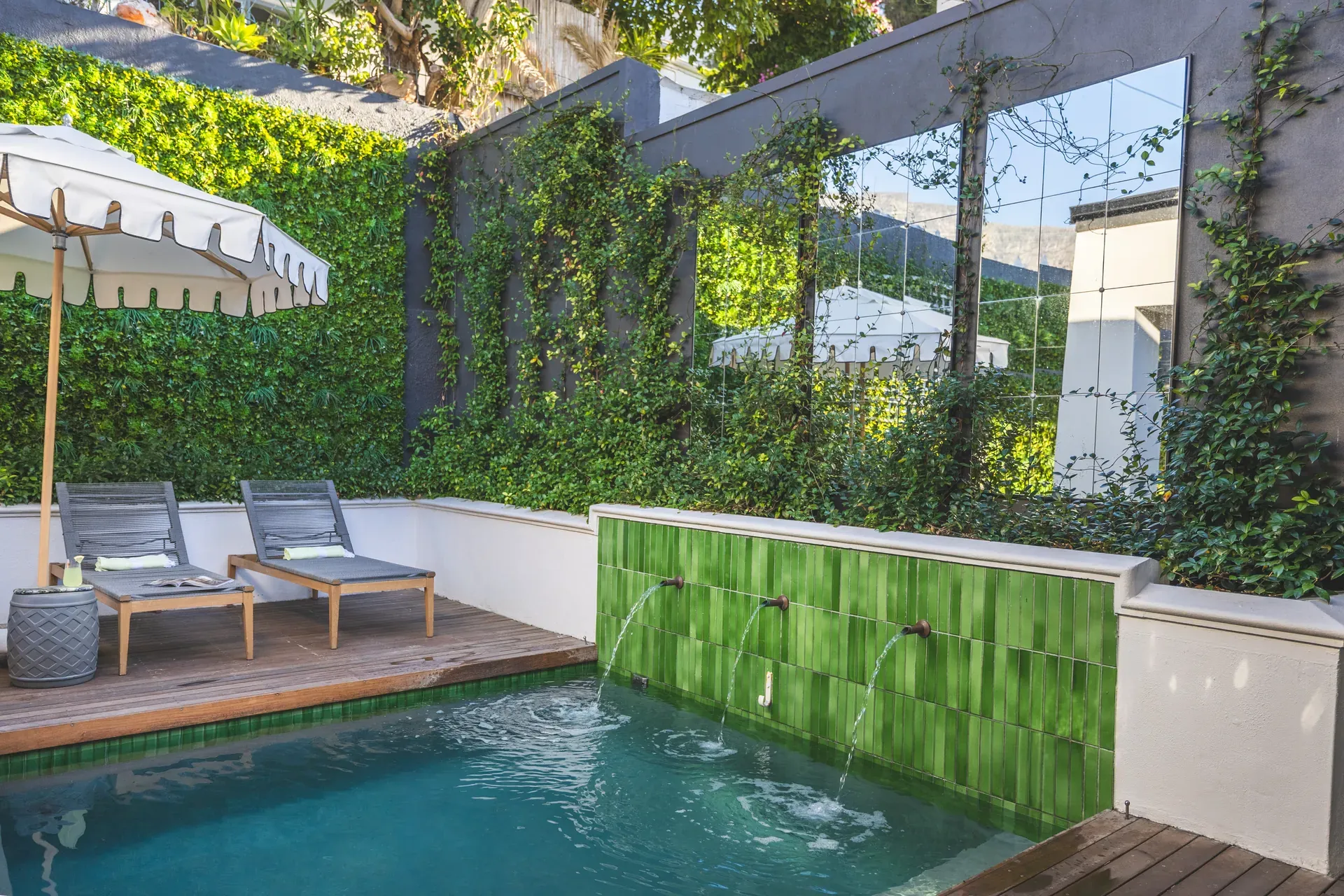 Arrival at Cape Cadogan Residence