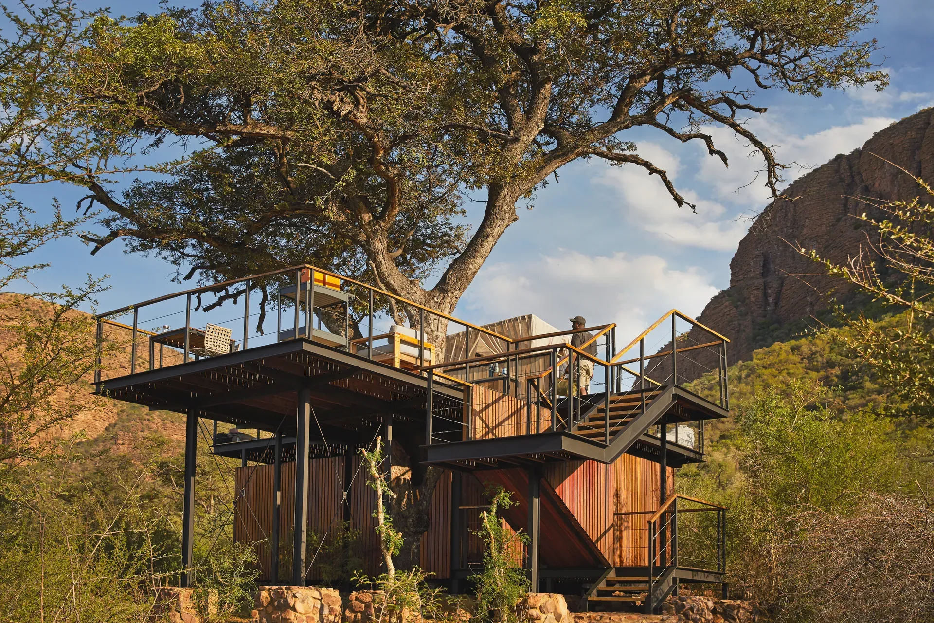 Main foreground image