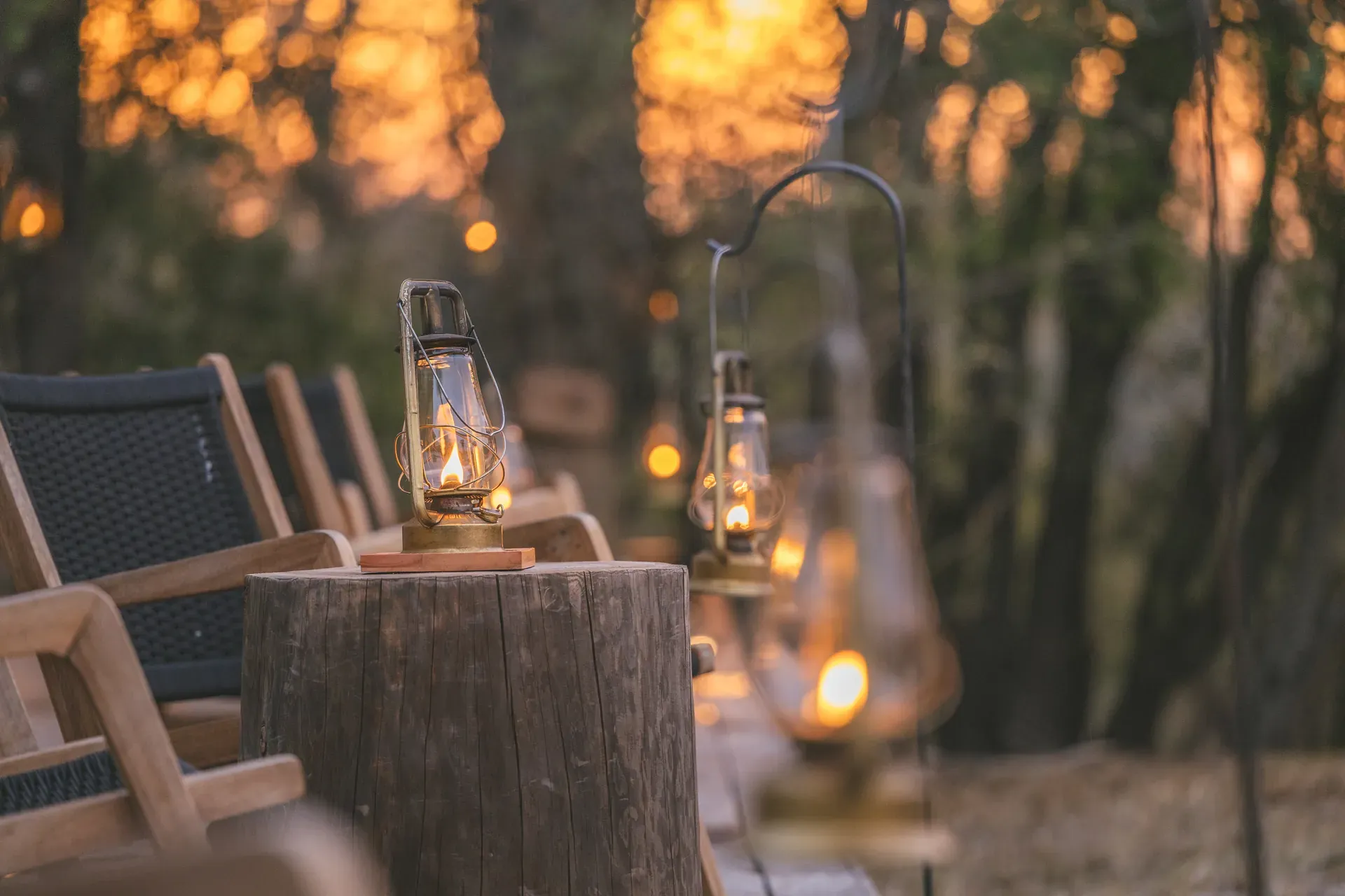  Lanterns Golden Light