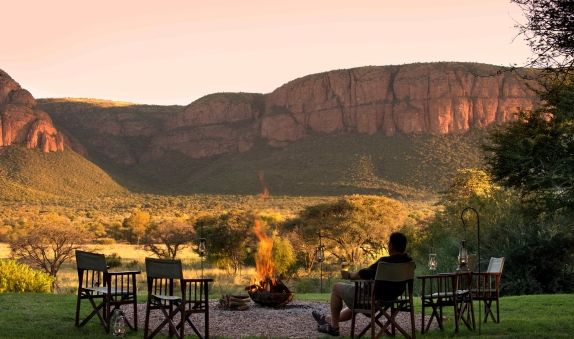 Rhino moments - middle banner