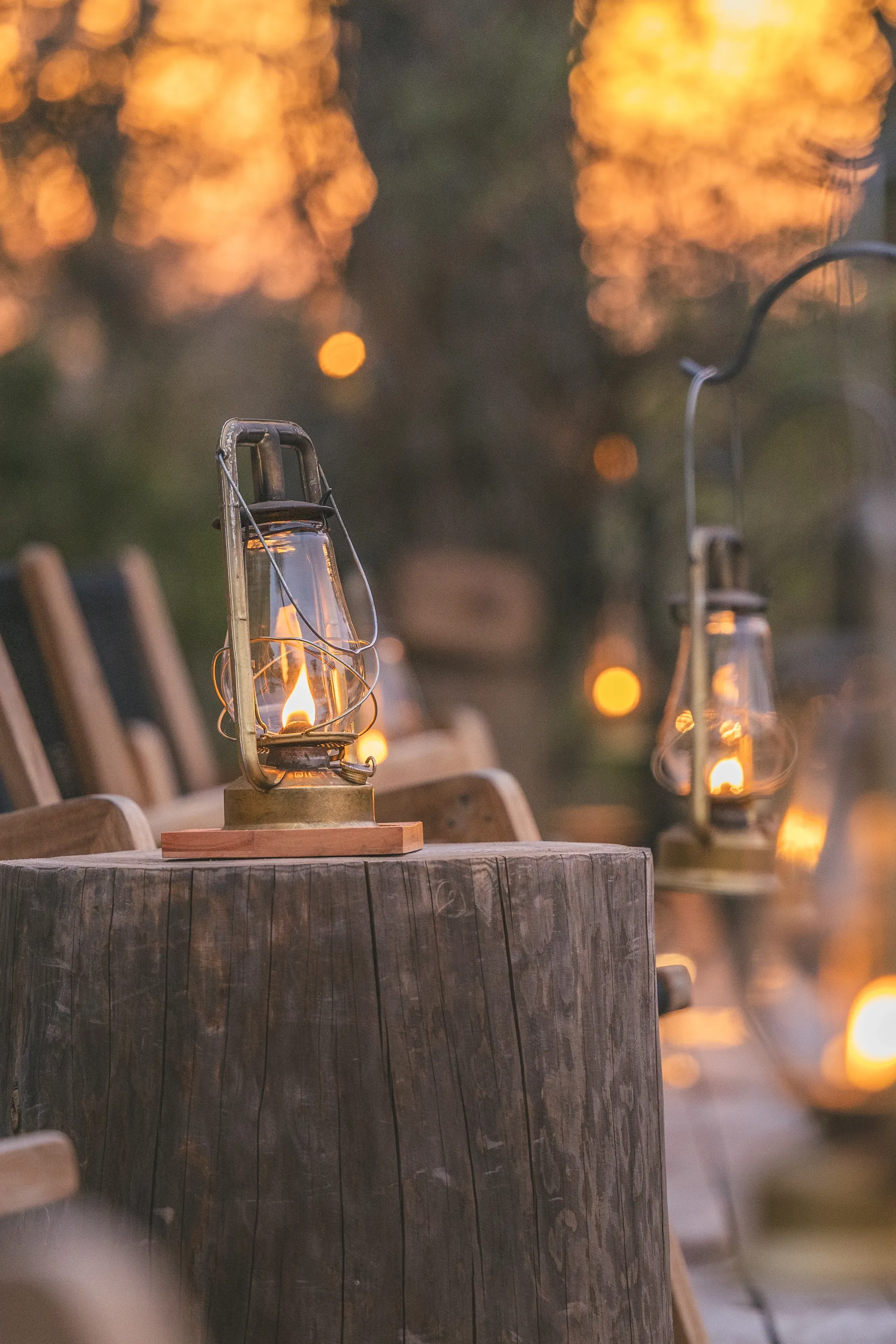  Lanterns Golden Light