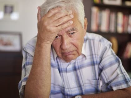«Человек забывает разговор, который был только что»: как не пропустить первые признаки деменции