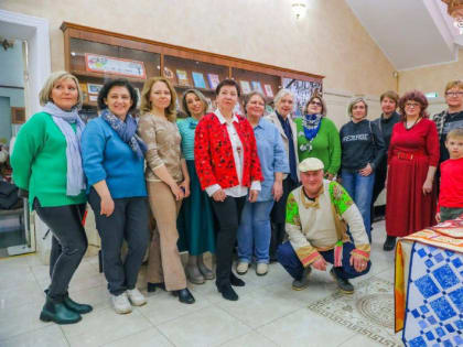 В выходные в Библиотеке им. Розанова прошла выставка-ярмарка изделий ручной работы от мастеров из Сергиево-Посадского городского округа.