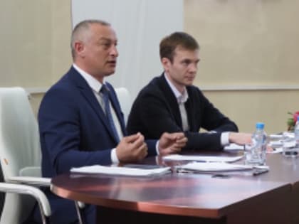 В повестку дня очередного заседания городского Совета депутатов  25 апреля вошло пятнадцать   вопросов.