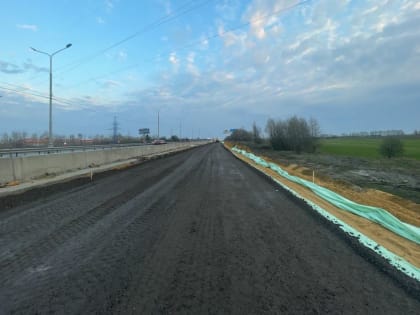 В Ленинском приступили к устройству дорожной одежды на строящемся съезде с Володарского шоссе