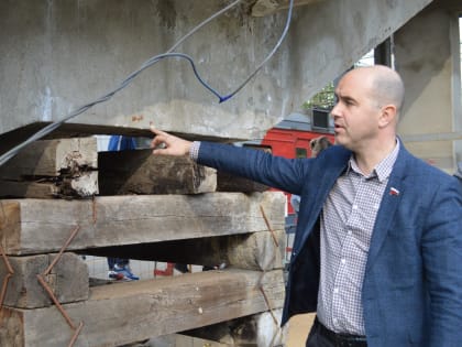 Партийцы Люберец проверили надежность временной опоры моста на ж/д платформе «Ухтомская»