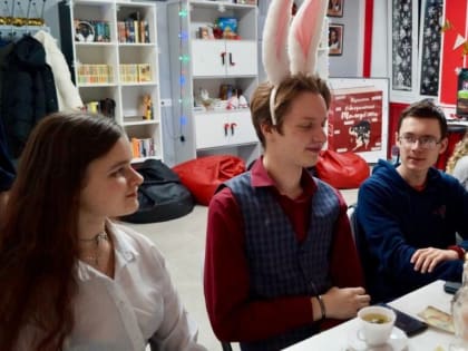 Вечеринка по мотивам «Алисы в стране чудес»!