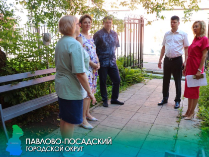 Первый заместитель главы Павлово-Посадского городского округа Филипп Ефанов посетил библиотеку в Электрогорске