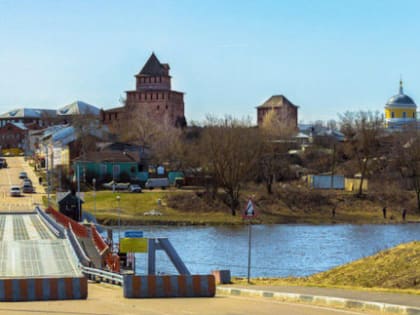 Бобреневский пешеходный мост закрыт в связи с низким уровнем воды