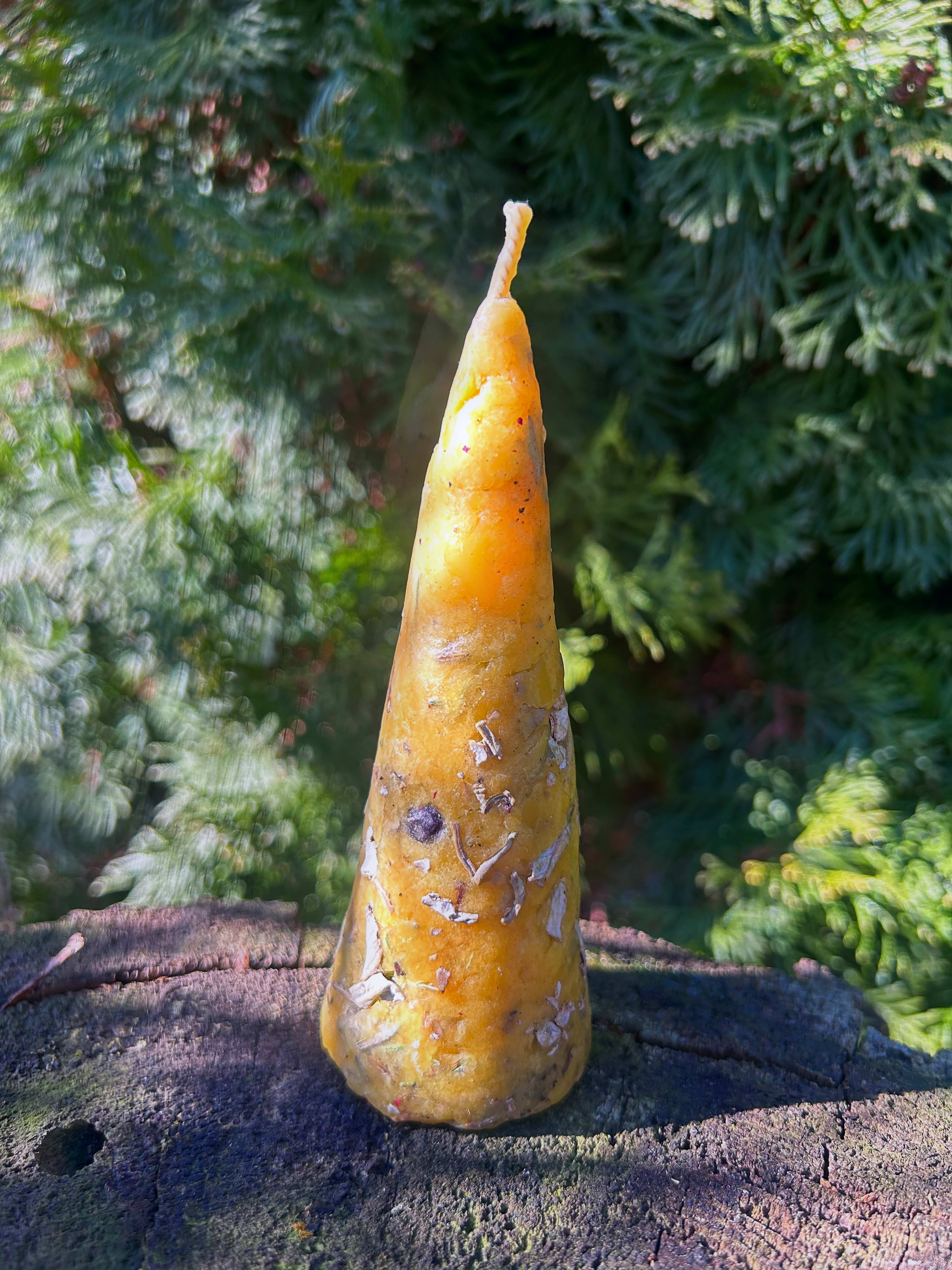 Świeca ręcznie kulana